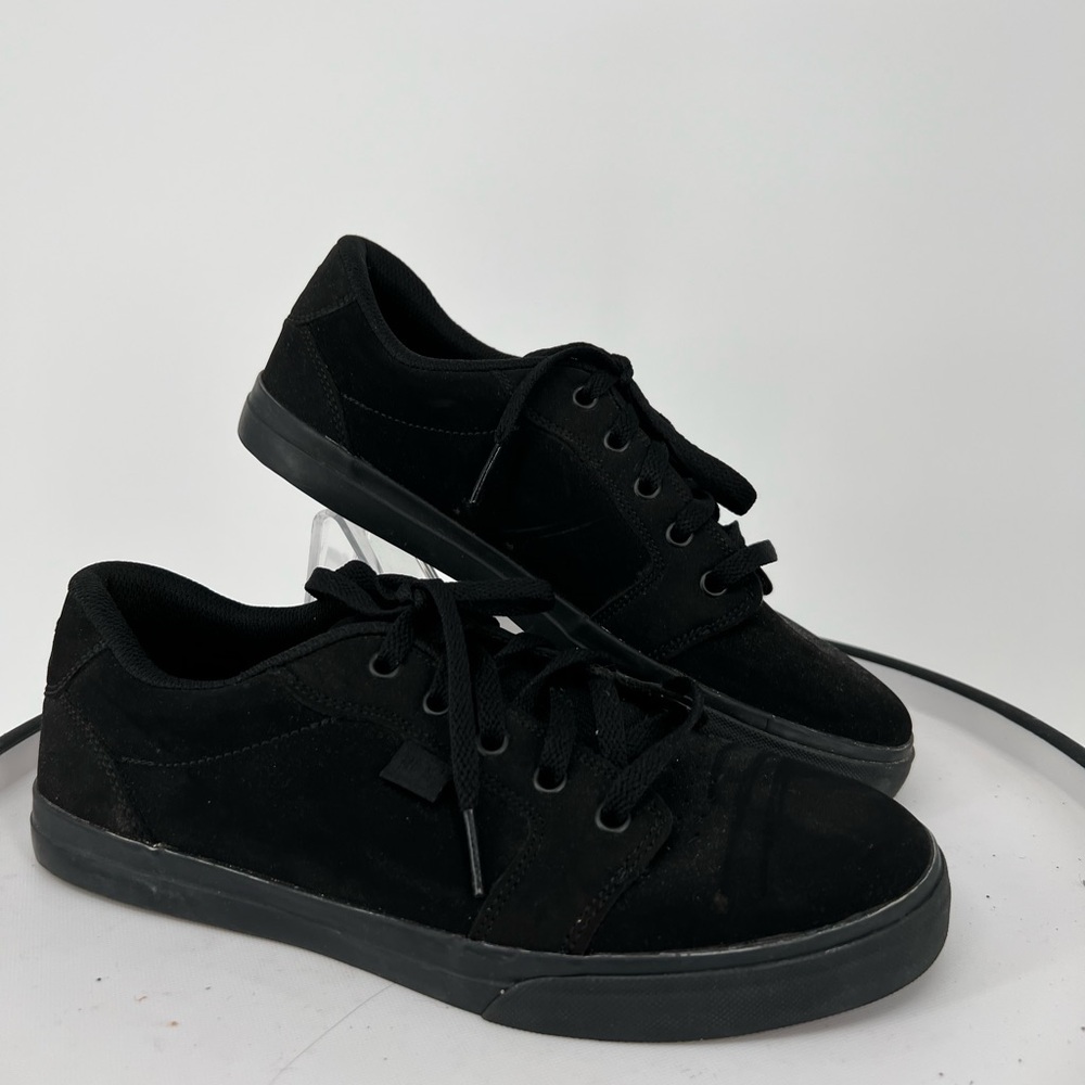 DC BLACK LEATHER SKATEBOARD‎ SHOE SNEAKERS YOUTH ANVIL